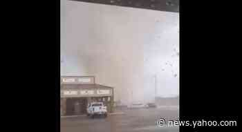 Tornado rips through Arkansas city