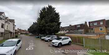 Three men rushed to hospital after Chingford triple stabbing