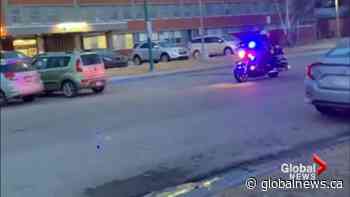 Lethbridge police sound sirens to show support for health-care workers