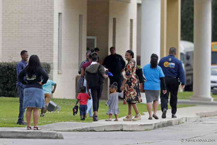 Hundreds at Louisiana church flout COVID-19 gatherings ban