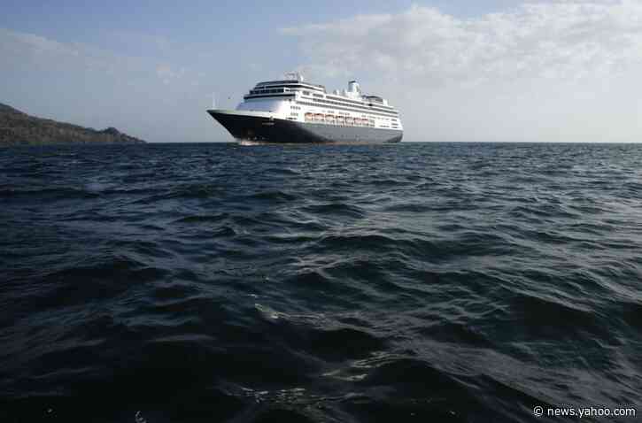 Authority: Stranded ships begin transiting Panama Canal