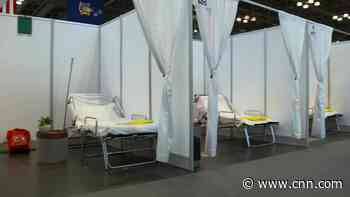 See inside 1,000-bed field hospital in New York