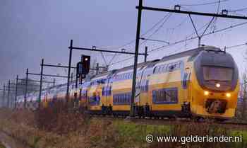 Politie plukt man uit intercity na melding over bedreiging met vuurwapen