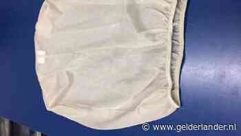 Politie mag voortaan patrouilleren met antispuugkapjes op zak