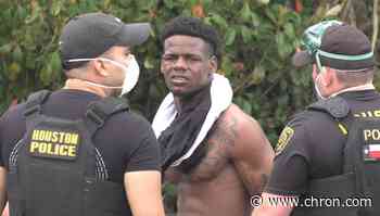 Suspect runs across freeway, jumps off overpass after pursuit near downtown Houston