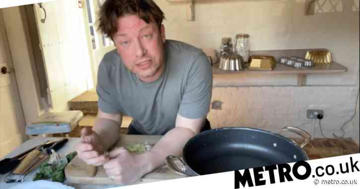 Jamie Oliver teaches how to make five-ingredient chicken pot pie