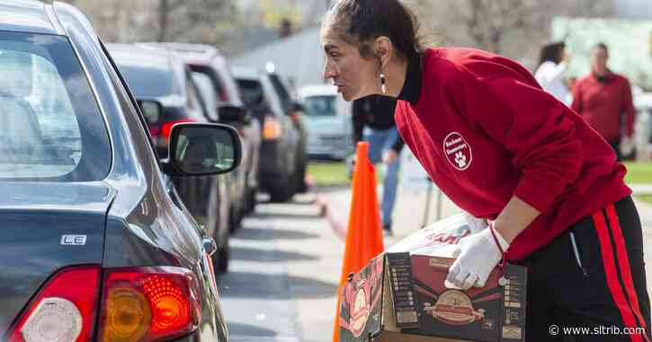At-risk kids in Salt Lake City get food donations with help from pro golfer Tony Finau