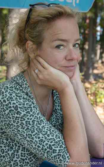 Grote Poëzieprijs voor gedichten met troost van Vrouwkje Tuinman