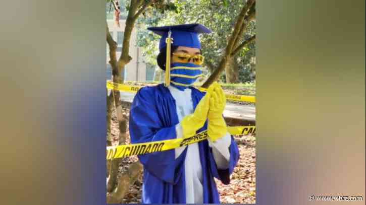 High school senior takes creative graduation photos amid pandemic