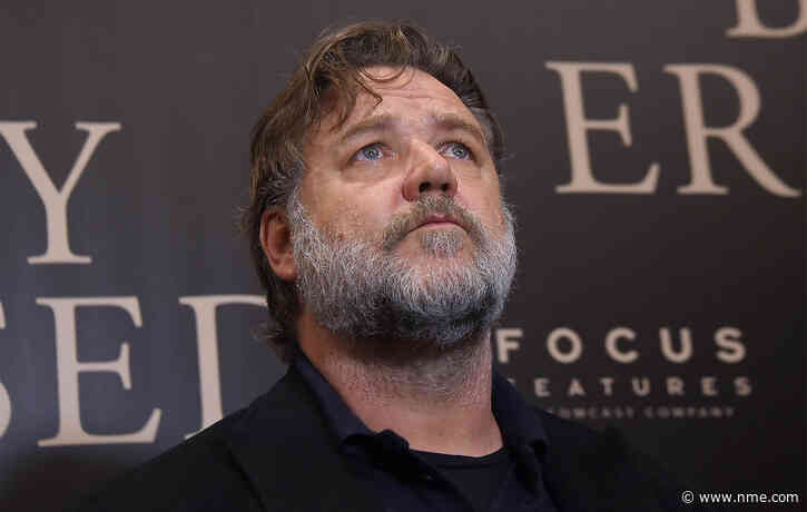 Russell Crowe is helping Johnny Vegas to bring vulnerable people in St Helens self-isolation supplies