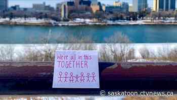 'It’s important to focus on the positive': Saskatoon woman writes encouraging notes to strangers