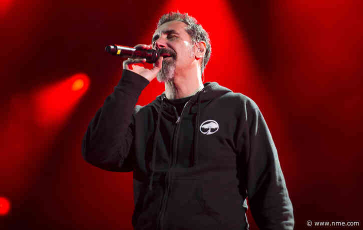 Download Festival are selling a new limited edition shirt in aid of the NHS