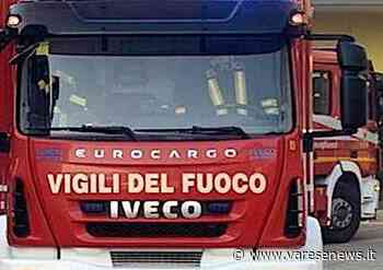Tetto in fiamme in una casa di corte a Fagnano Olona - Varesenews
