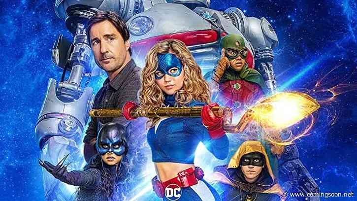 DC Universe’s Stargirl Will Feature Green Lantern and a Different Flash