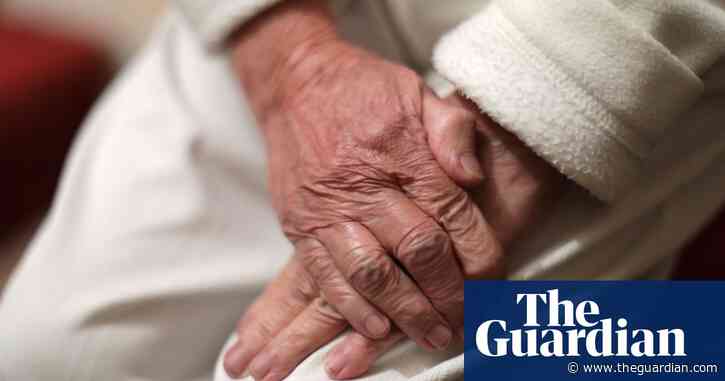 UK care home bosses threaten to quit over return of coronavirus patients