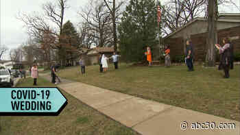 Chicago area couple hosts drive-up wedding after COVID-19 outbreak changes plans