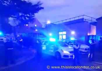Met Police applaud NHS workers at Kingston Hospital