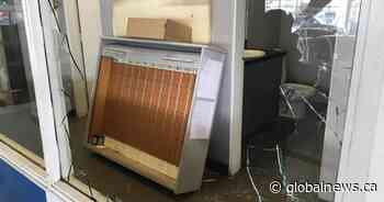 Vehicle stolen in overnight break-in at north Edmonton car dealership - Global News