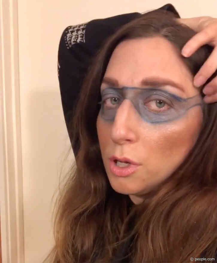 Watch Chelsea Peretti Moonlight as a Beauty Influencer in Hilarious Makeup Tutorials