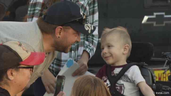 Albuquerque police go all out for birthday parade