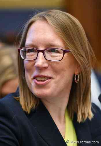 Can Hester Peirce’s Safe Harbor Proposal Save Cryptocurrency? Experts Weigh In - Forbes