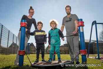 Verrassing voor opa eindigt met mes op de keel van boze buurman