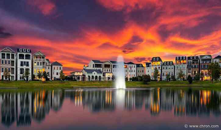 Somerset Green offers secluded Inner Loop living