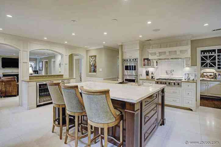 Colonial home boasts modern touches, history in River Oaks