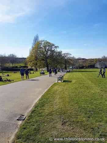 London park closed after 3,000 flout lockdown rules