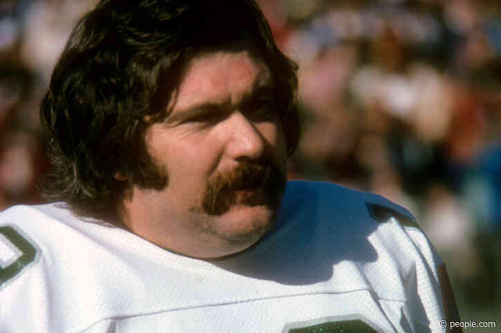 Former New Orleans Saints Kicker Tom Dempsey Dies of Coronavirus Complications at 73