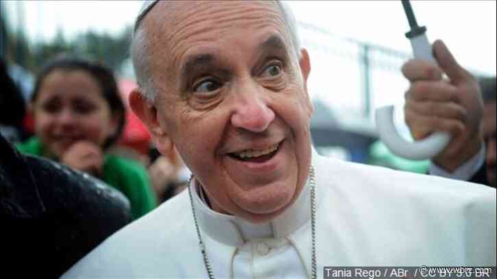 Pope Francis celebrates Palm Sunday mass without the public
