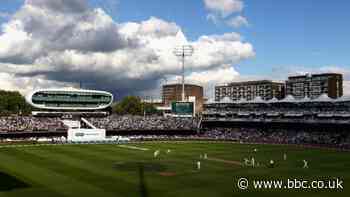 Coronavirus: England men's and women's teams make contributions