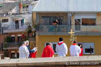 Amid coronavirus outbreak, Pope Francis celebrates Palm Sunday Mass without the public