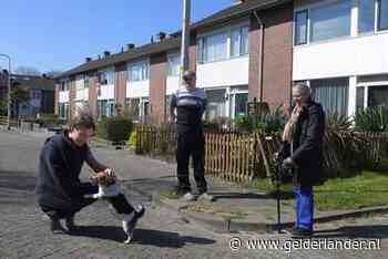 In de Coronastraat kunnen ze de grappen inmiddels dromen, maar ‘hier wil iedereen wel wonen’