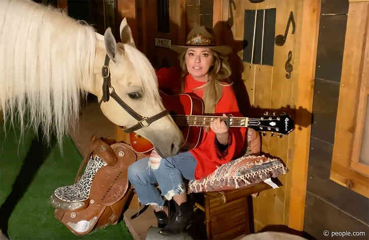 Neigh There! Watch Shania Twain's Horse Steal the Show During ACM Presents: Our Country Performance