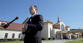 Louisiana pastor cited for defying coronavirus order hosts hundreds on Palm Sunday