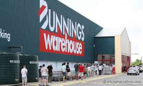 Health workers &#39;going to Bunnings&#39; to source personal protective equipment, doctor tells Q+A