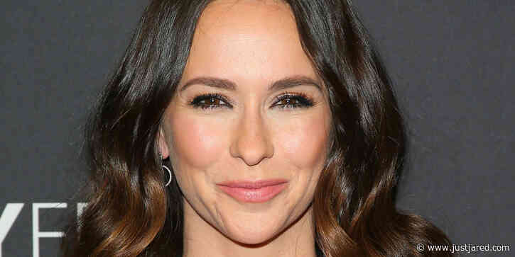 Jennifer Love Hewitt Shows Off New Pink Hair While Talking About Homeschooling During Quarantine