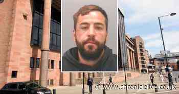 Burglar with more than 70 convictions who raided two homes in a day is jailed