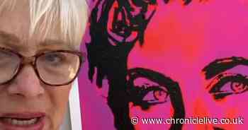 Denise Welch has fans in tears by belting out We'll Meet Again