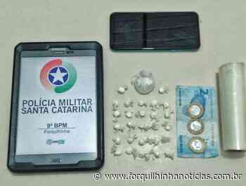 PM apreende 28 petecas de cocaína no bairro Santa Cruz - Forquilhinha Notícias