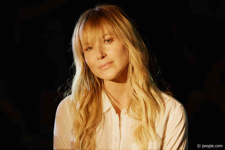 Jewel Drops New Inspiring Song 'Grateful' About Overcoming Anxiety — Listen