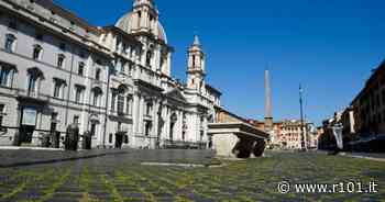 Piazza Navona: cresce l’erba e sembra un prato - R101