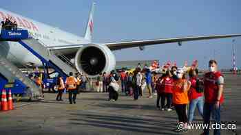Embassy in Peru praised for organizing buses, planes and a trip home for stuck Canadians