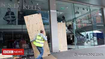 Ram raiders target Belfast city centre clothes shop - BBC News