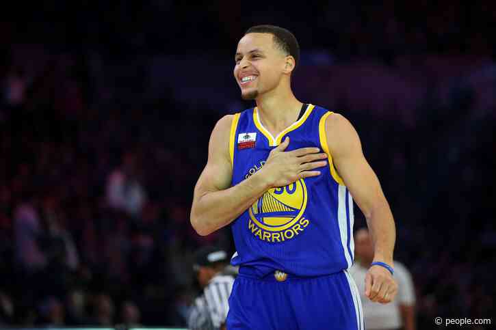 Stephen Curry Surprises Coronavirus Nurses at Oakland Hospital with FaceTime Call
