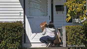 People are luring Instacart shoppers with big tips -- and then changing them to zero