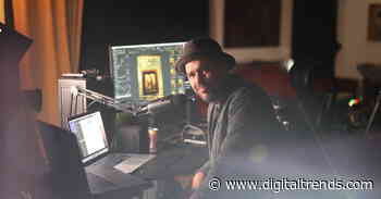 Quarantine paused his portrait shoots. Now he ‘teleports’ people to his studio