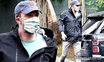 Ben Affleck wears face mask as he pays a rainy day visit to ex Jennifer Garner and the kids