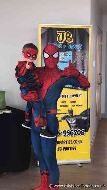 Children's entertainer spreads joy to New Malden residents